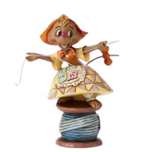 Assepoesters Helpertje:  Suzy on a spool of thread