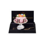 Reutter Miniaturen Roze taart met bloemen