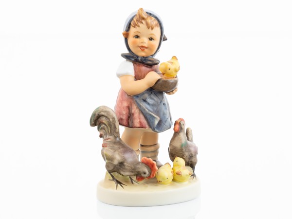 M.I. Hummel Im Hühnerhof / Feeding Time