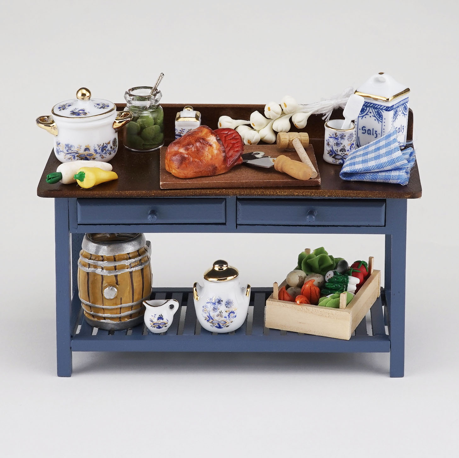 Reutter Miniaturen Blue Onion Houten werktafel met decor