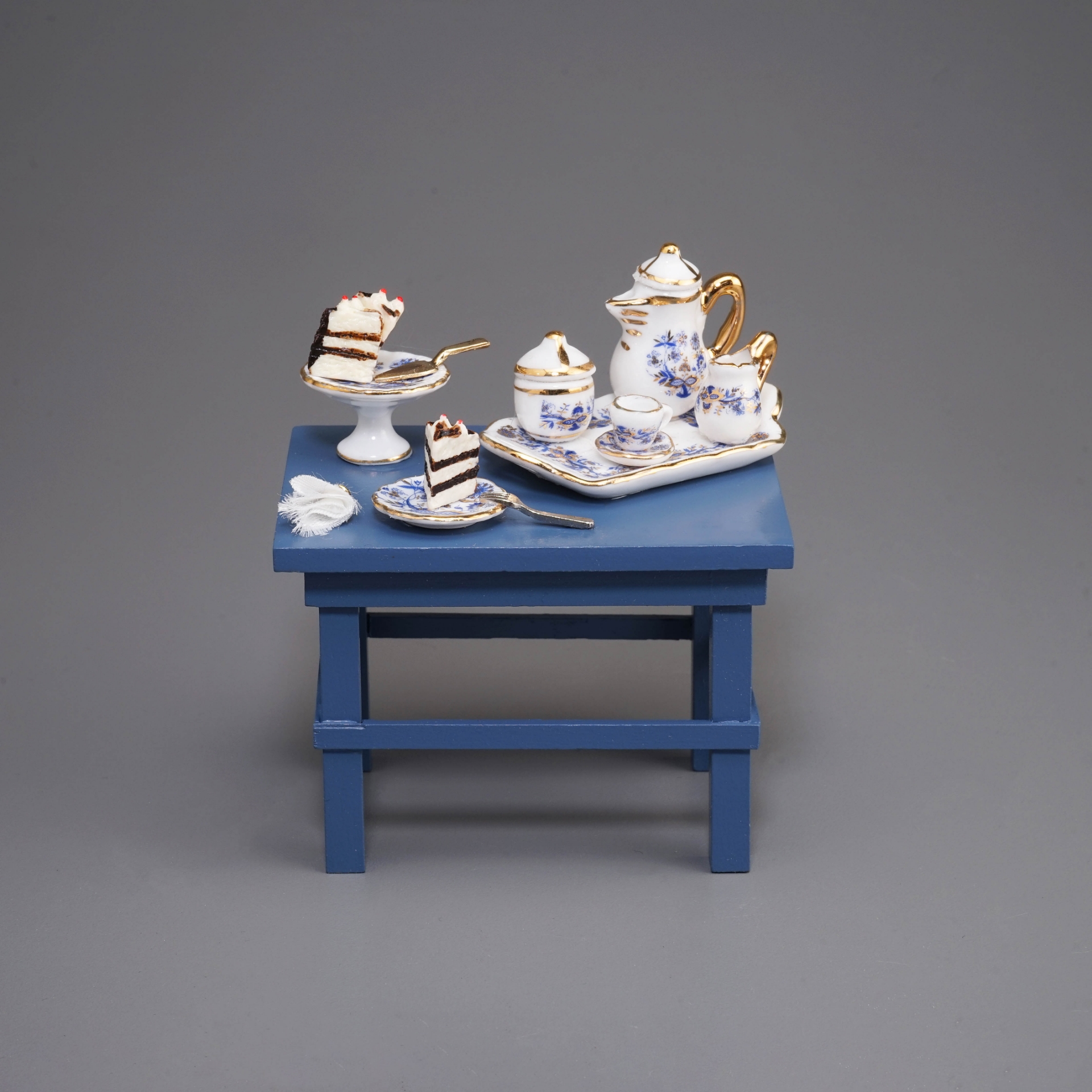 Reutter Miniaturen Blue Onion Keukentafel met koffieservies